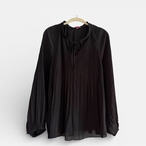 Vince Camuto Black Pleated Chiffon Flowy Blouse NWT
